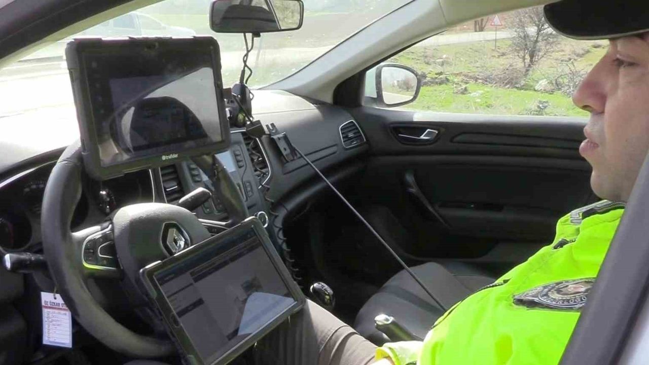 Bolu D-100'de Tatil Dönüşü: Radar ve Teknolojik Sistemlerle Sıkı Denetim