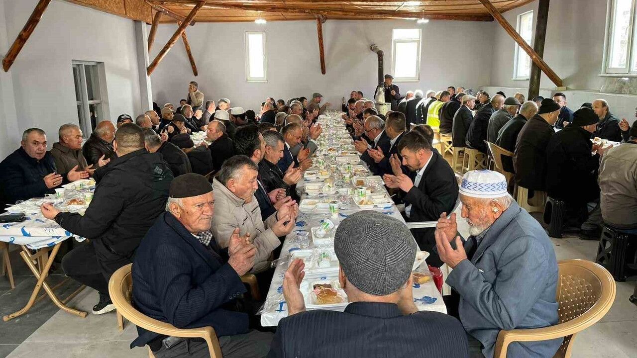 Bolu'da Tekke Barajı nedeniyle yaklaşık 200 mezar taşındı, gıyabi cenaze namazı kılındı