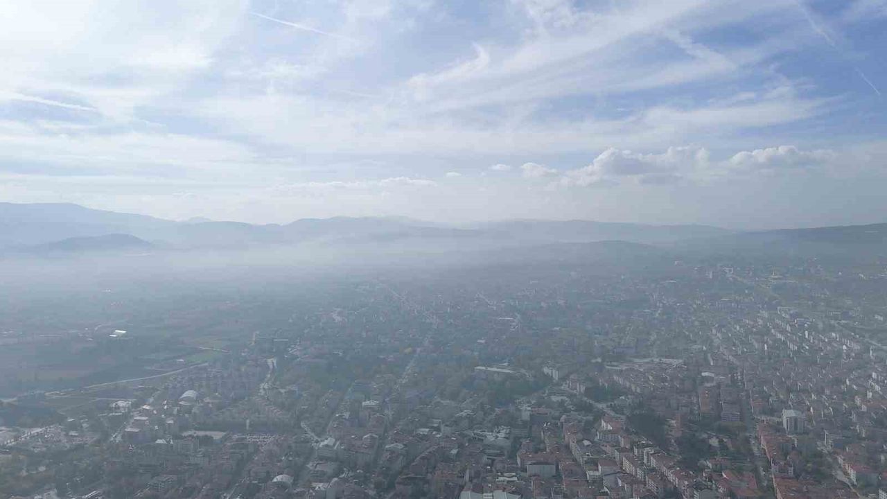 Bolu'da Yoğun Sis Kent Merkezini Kapladı