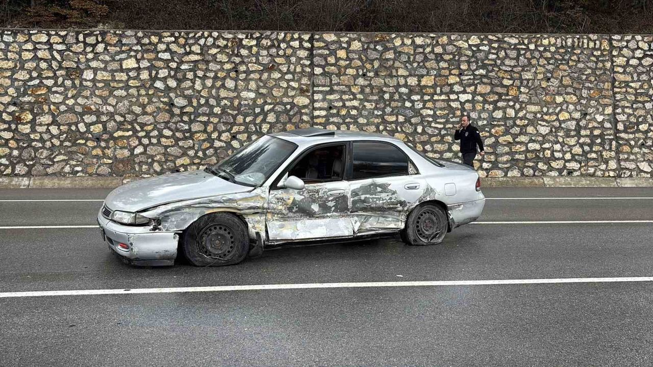 Bolu-Mudurnu kara yolunda zincirleme kaza: 3 yaralı