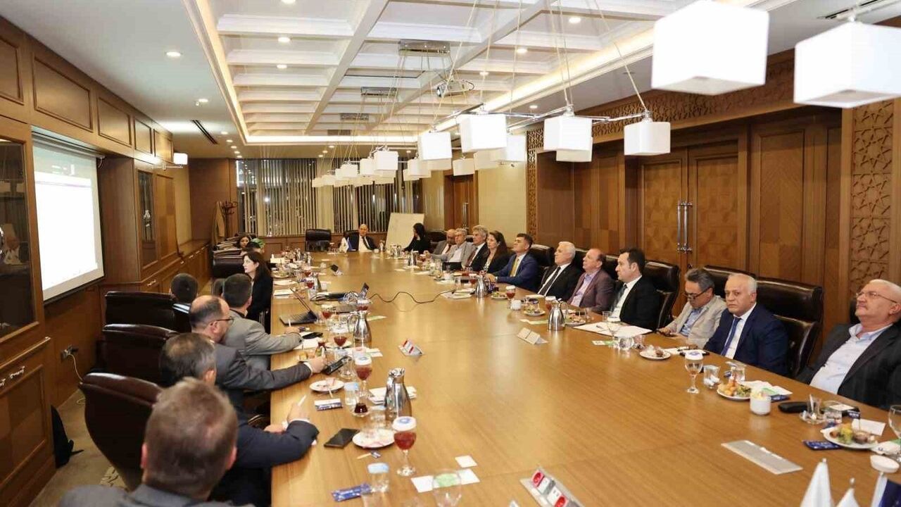 Bozbey: Su tüketen sanayi tartışılmalı