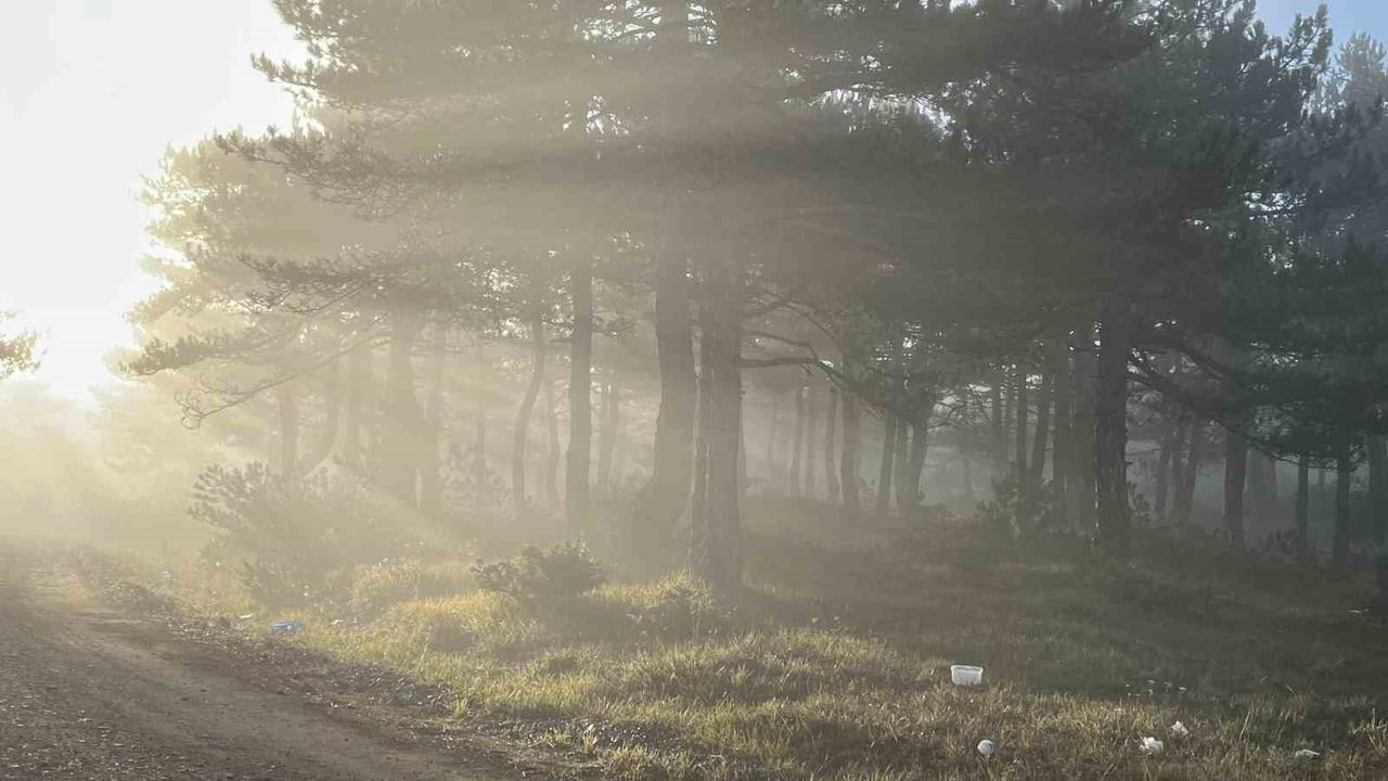 Bozdağ Zirvesinde Oluşan Sis Kartpostallık Görüntüler Oluşturdu