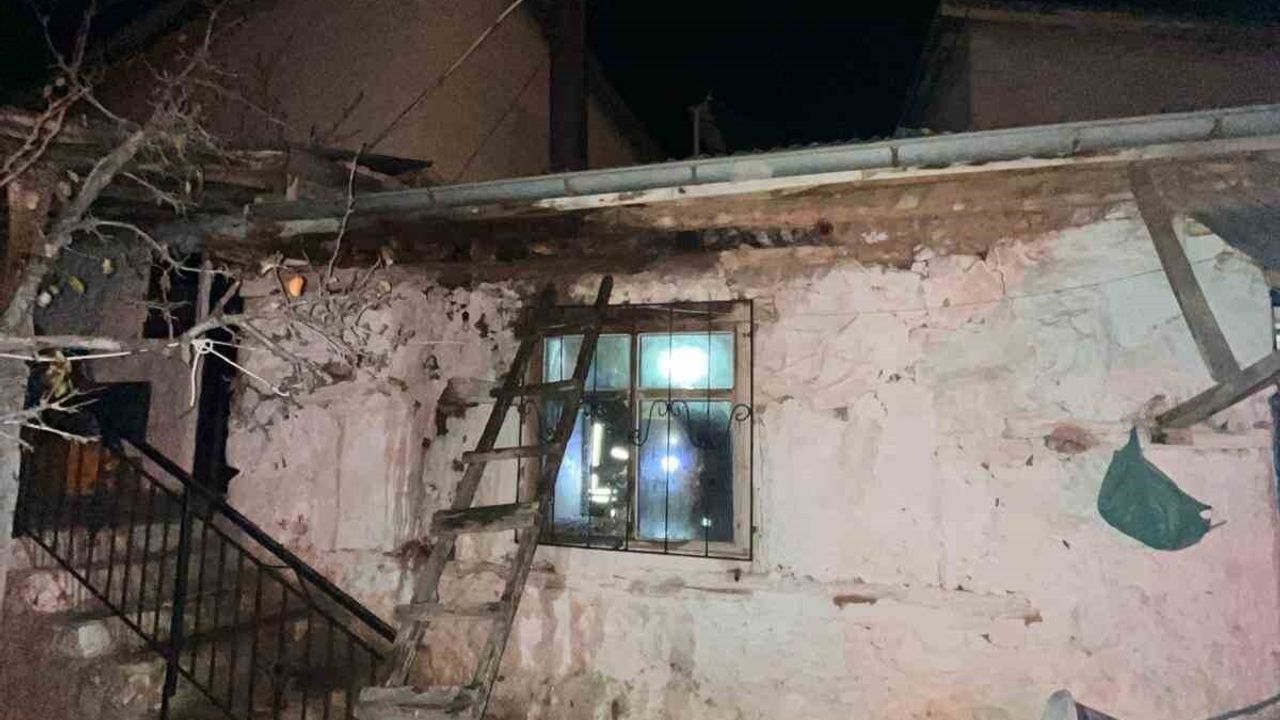 Bozkır'da baca temizliği küçük çaplı yangına neden oldu