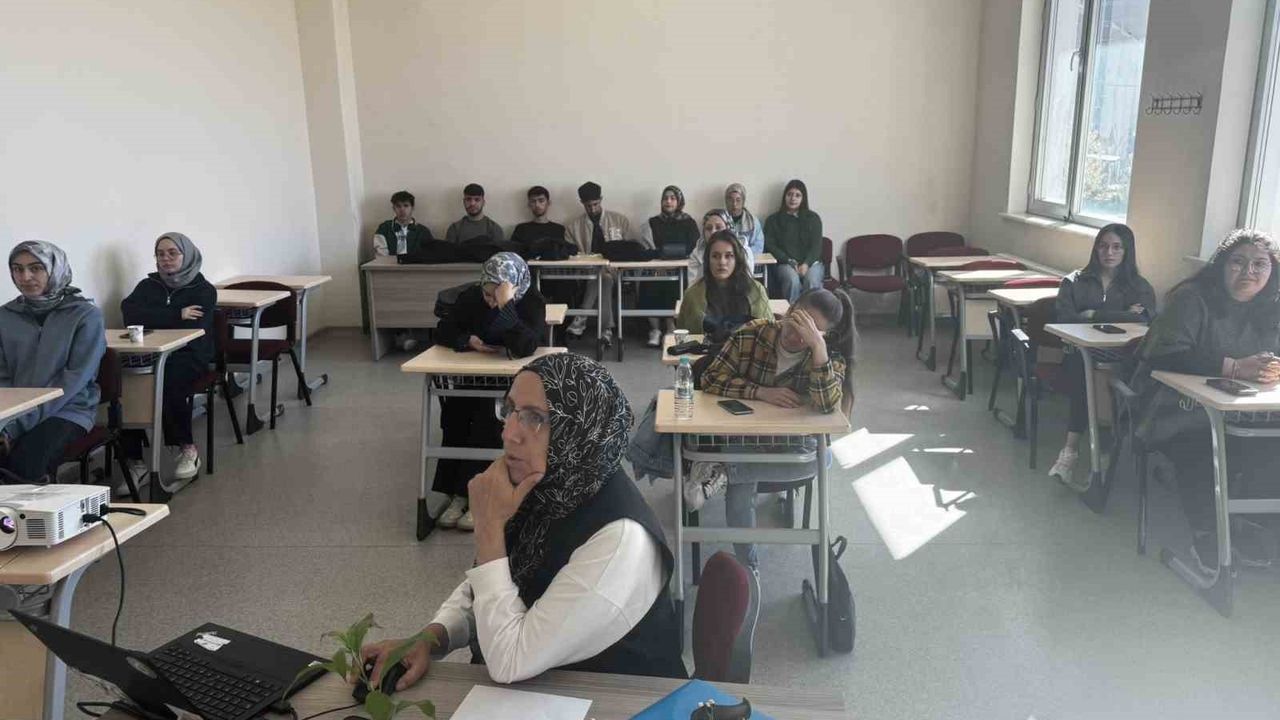 Bozkır İlçe Gençlik Merkezi gençlerin gelişimini destekliyor