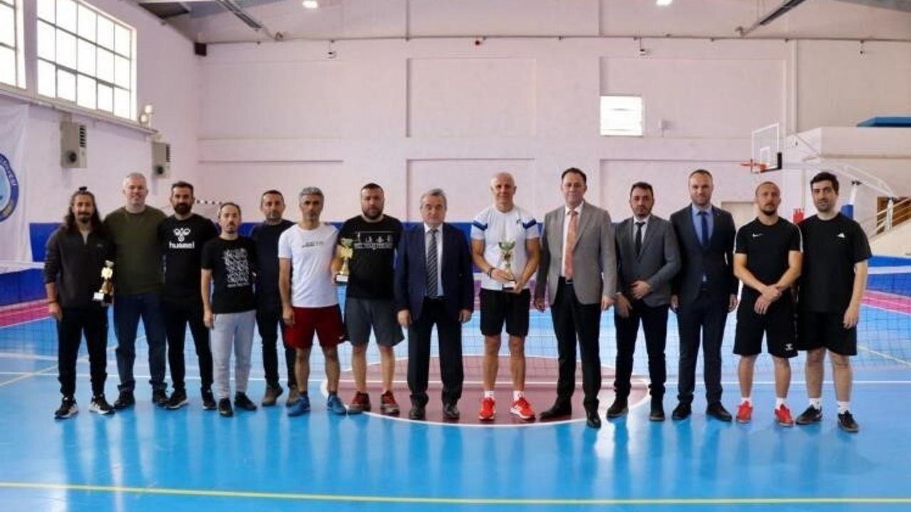 Bozüyük’te Öğretmenler Ayak Tenisi Finali