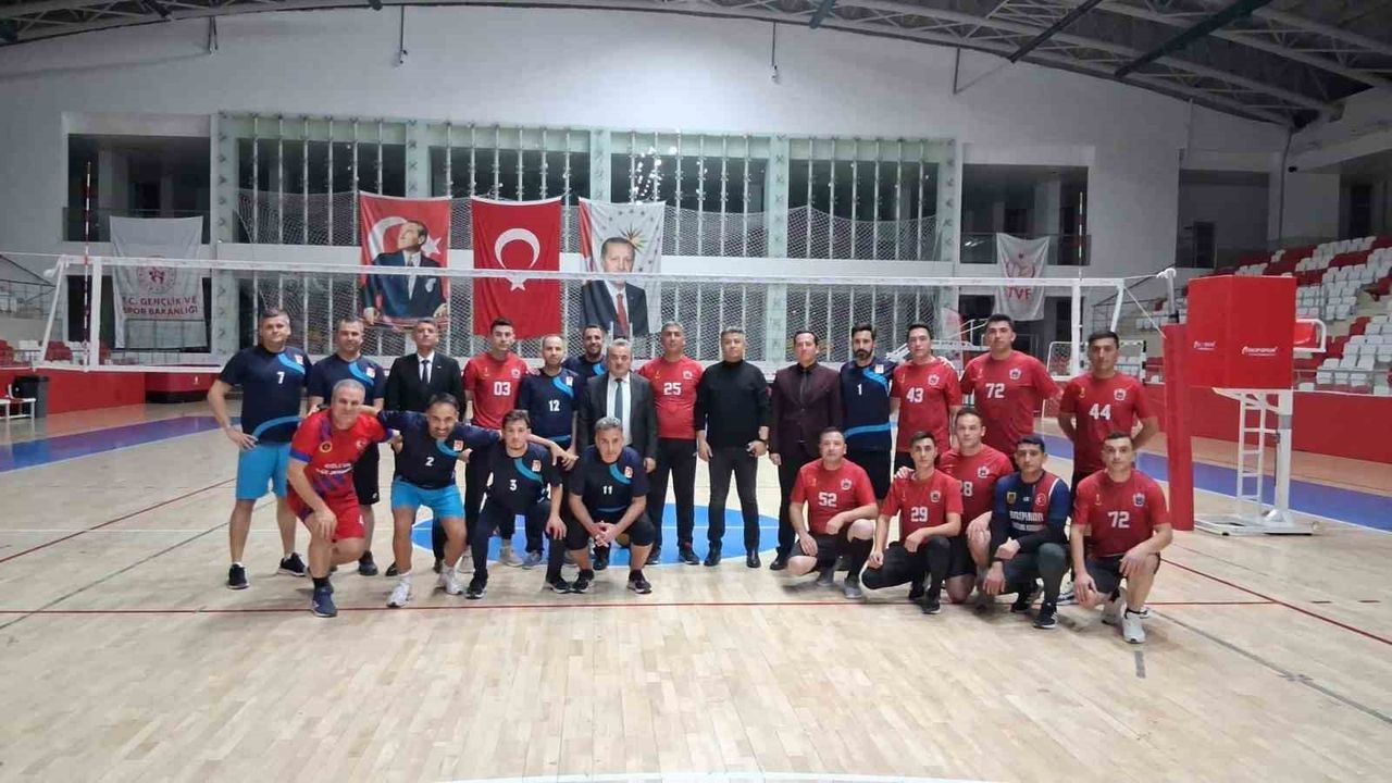 Bozüyük'te Voleybol Turnuvası Heyecanı Başladı