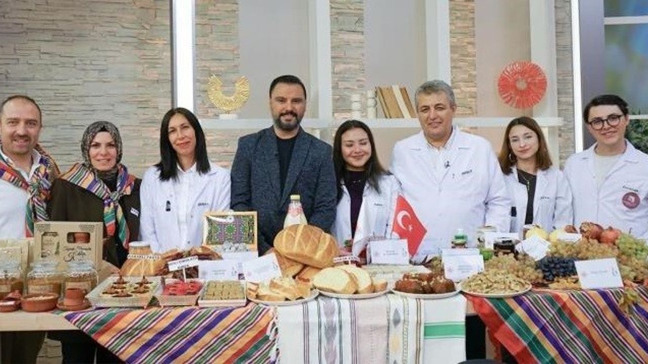 BŞEÜ Gıda Teknolojisi öğrencileri TRT 1'de Bilecik ürünlerini anlattı