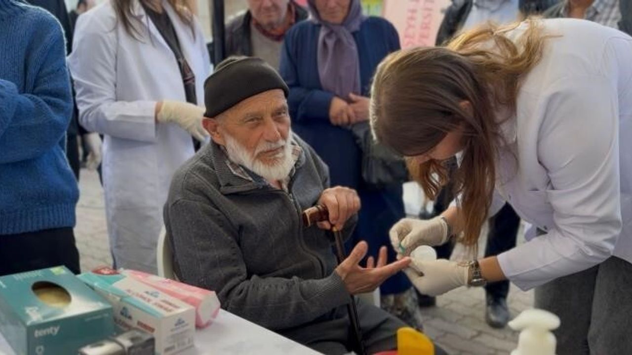 BŞEÜ Pelitözü'nde 'Sağlıklı Bir Yaşam İçin Diyabet Günleri' Bilim Kafe