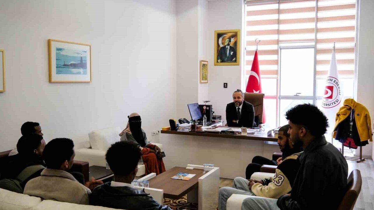 BŞEÜ Rektör Yardımcısı, Yabancı Uyruklu Öğrencilerle Görüştü