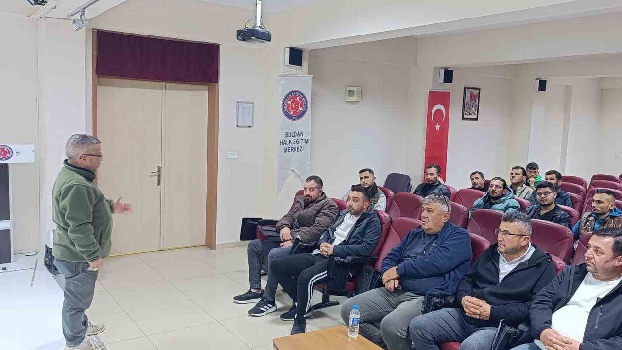 Buldanlı avcılar sertifikalarını aldı