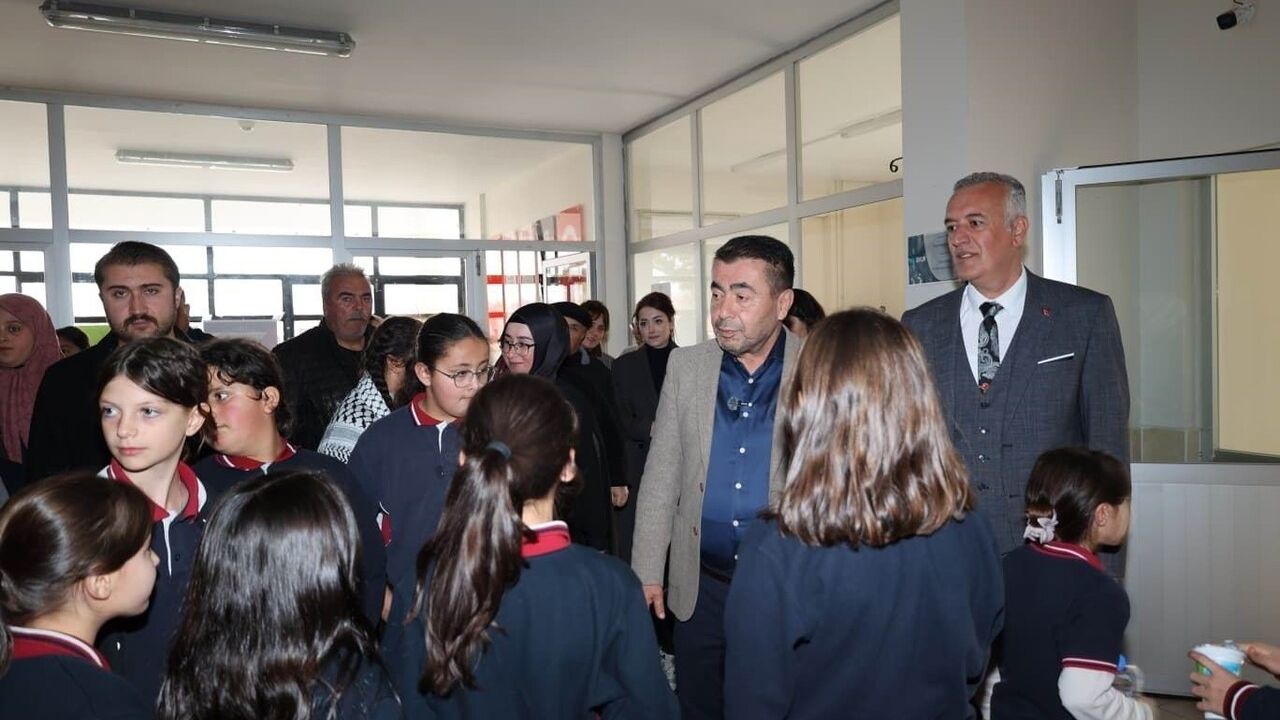 Bünyan’da Gazze ve Doğu Türkistan İçin Düzenlenen Hayır Panayırı İlgi Topladı