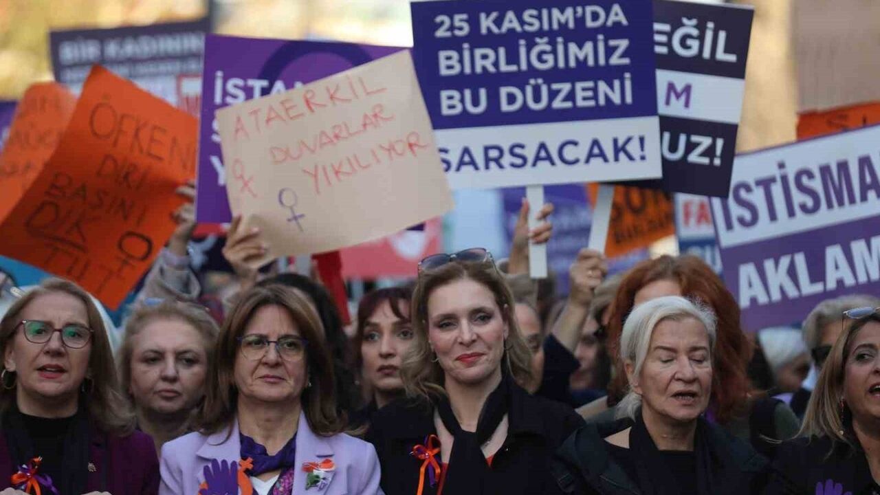 Bursa'da 25 Kasım: Şiddetsiz Dünya için Yürüyüş