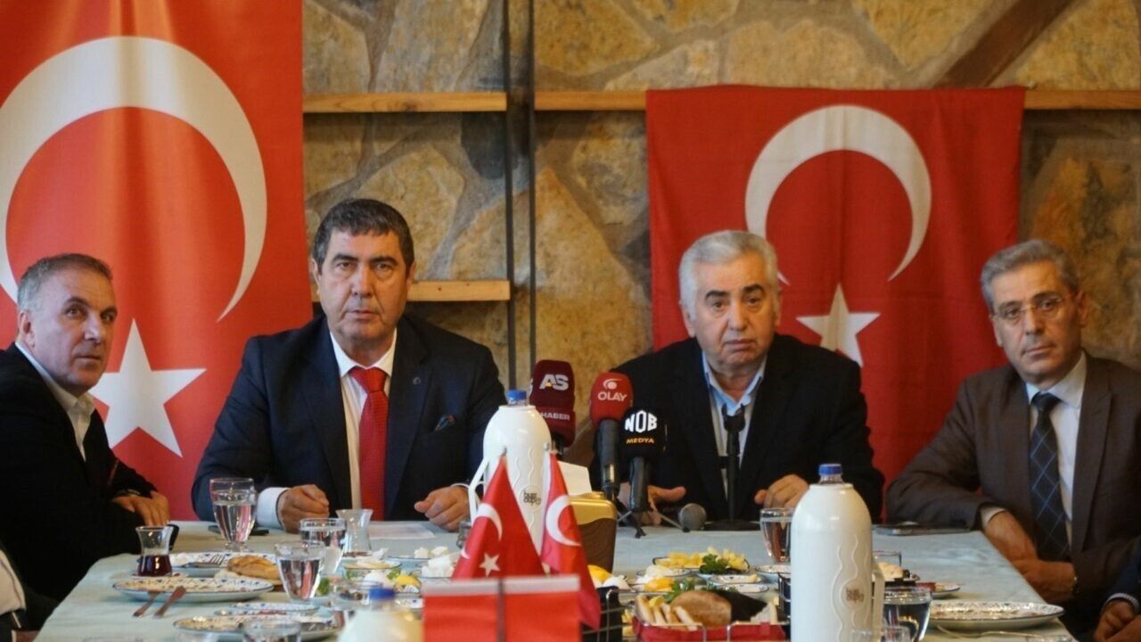 Bursa'da Doğu ve Güneydoğulu Kanaat Önderlerinden 'Terörsüz Türkiye' Sürecine Destek