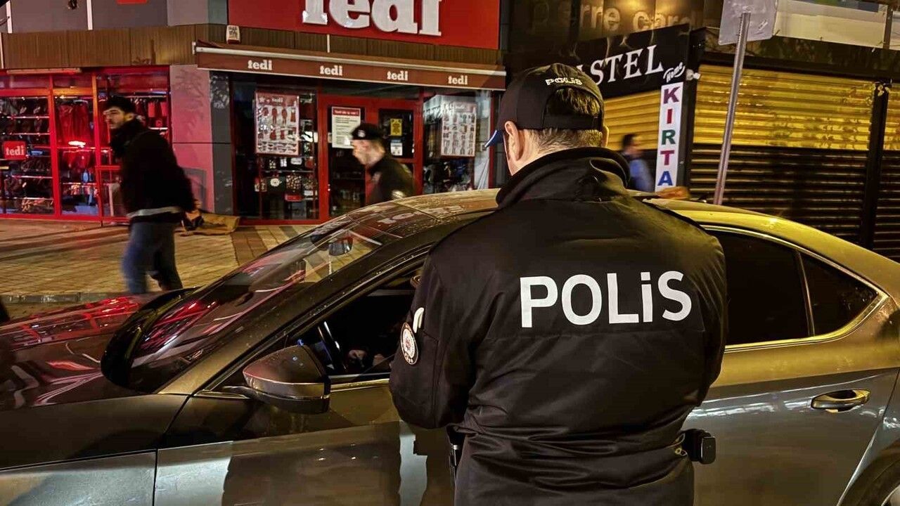 Bursa'da geniş kapsamlı asayiş uygulaması: 10 aranan şahıs yakalandı