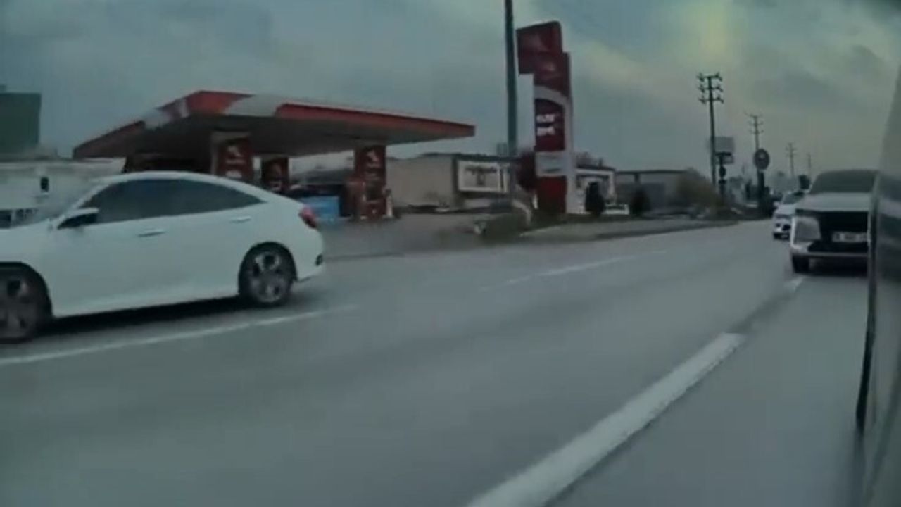 Bursa'da İzmir Yolu'nda Tehlikeli Makaslaşma Kamerada