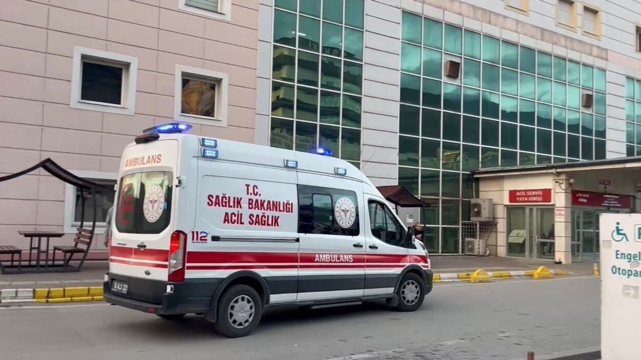 Bursa'da okul kantininde tarihi geçmiş profiterol krizi: 8 öğrenci hastanelik oldu