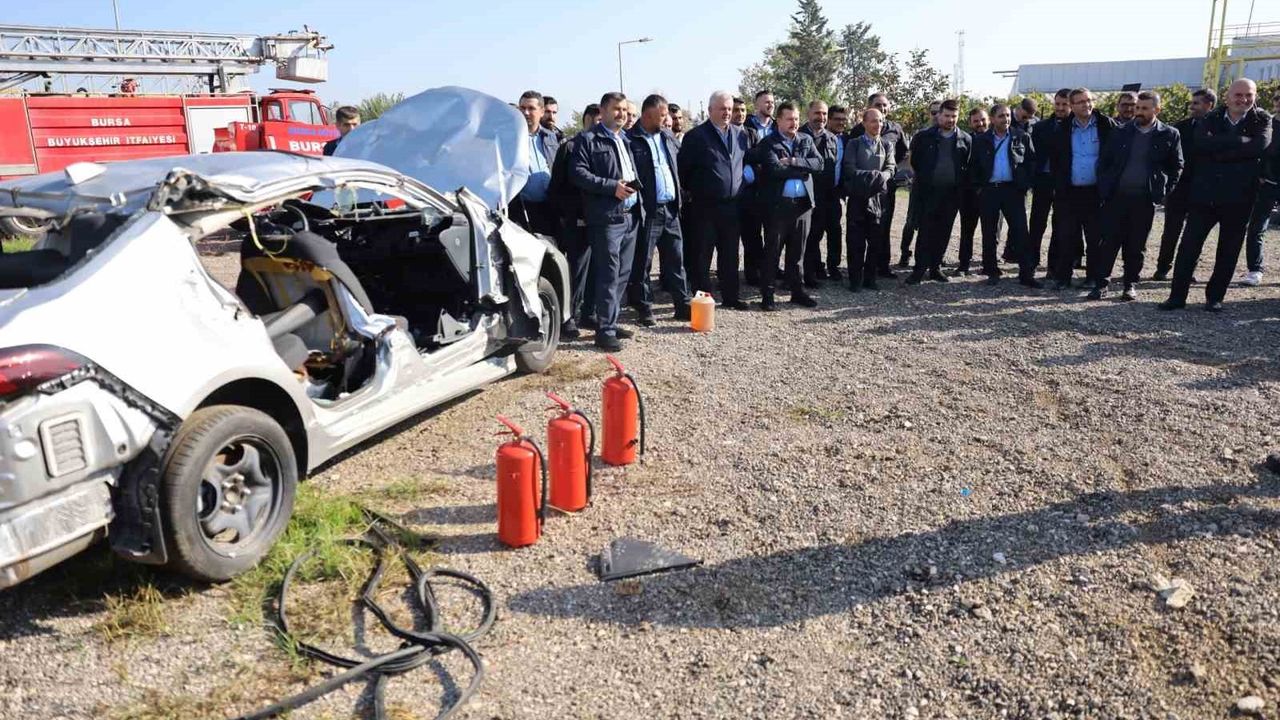 Bursa’da Otobüs Şoförlerine Yangın Söndürme Eğitimi Düzenlendi