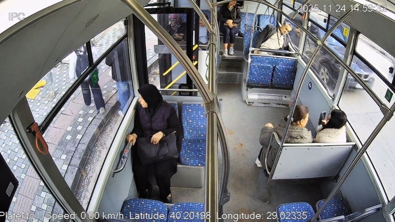 Bursa’da otobüs şoförü fenalaşan yolcuyu güzergah dışına çıkarıp hastaneye yetiştirdi