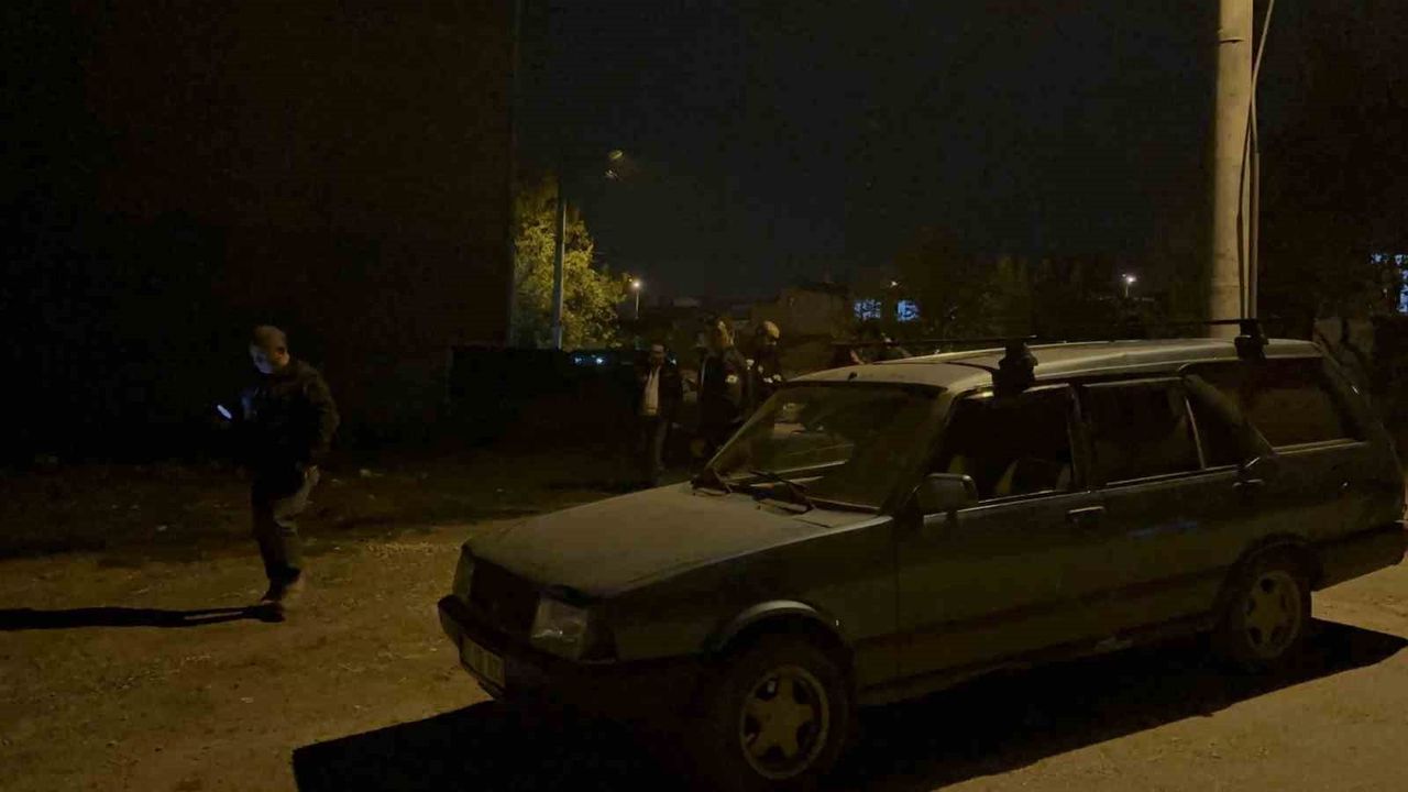 Bursa'da park yeri tartışması kanlı bitti: Komşusunu silahla ağır yaraladı