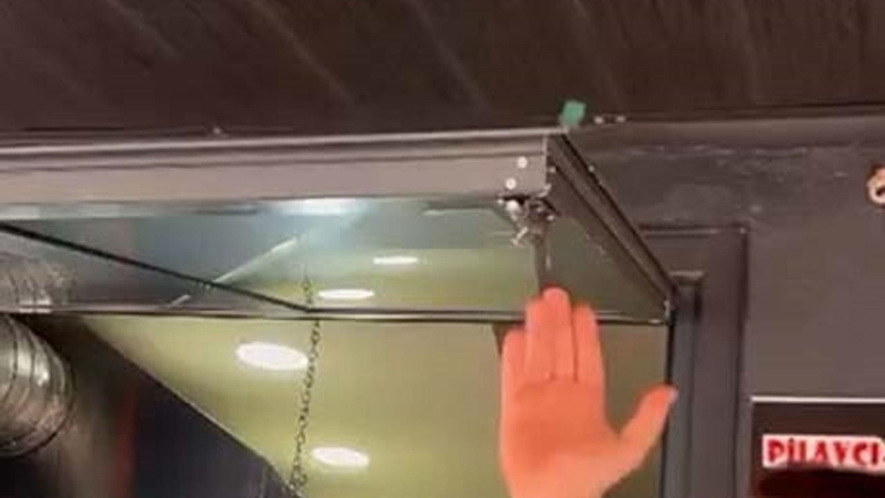 Bursa'da pilavcıya giren hırsız tatlı yedi, çalışanların eşyalarını çaldı