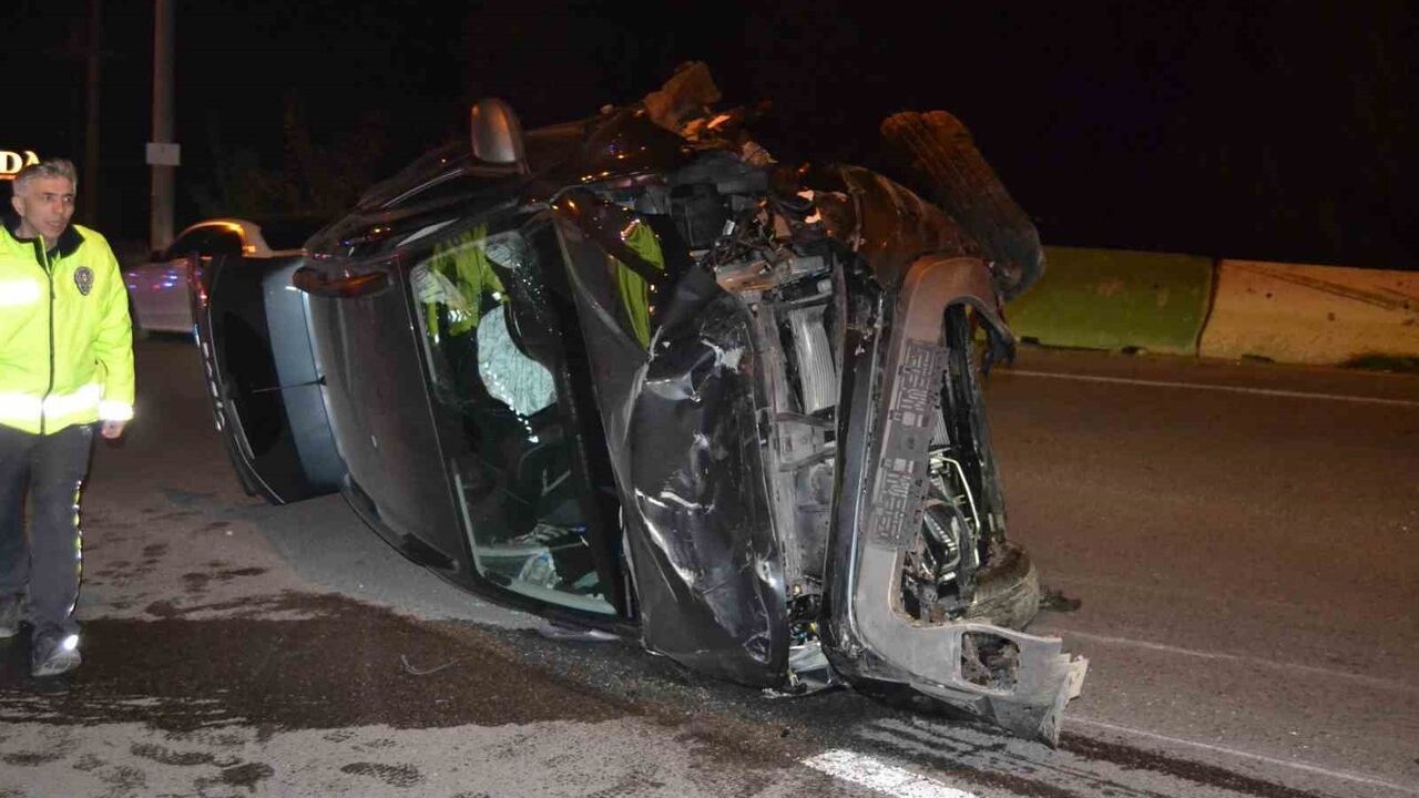 Bursa'da Takla Atan Otomobilin Karıştığı Kaza: 2 Yaralı