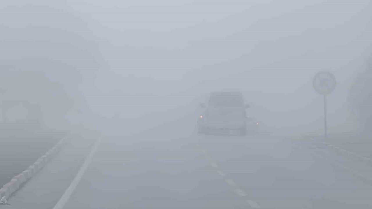 Bursa İnegöl'de Yoğun Sis Kartpostallık Görüntüler Oluşturdu