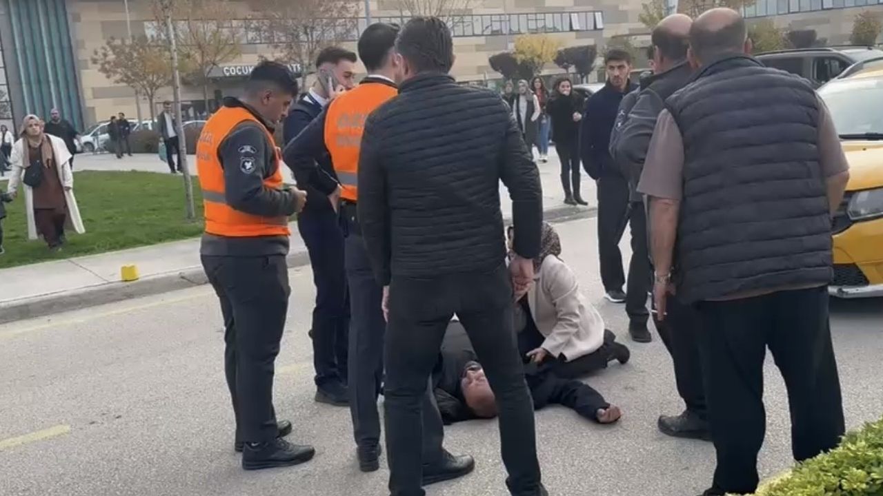 Bursa Şehir Hastanesi önünde yaya kazası: taksi çarptı