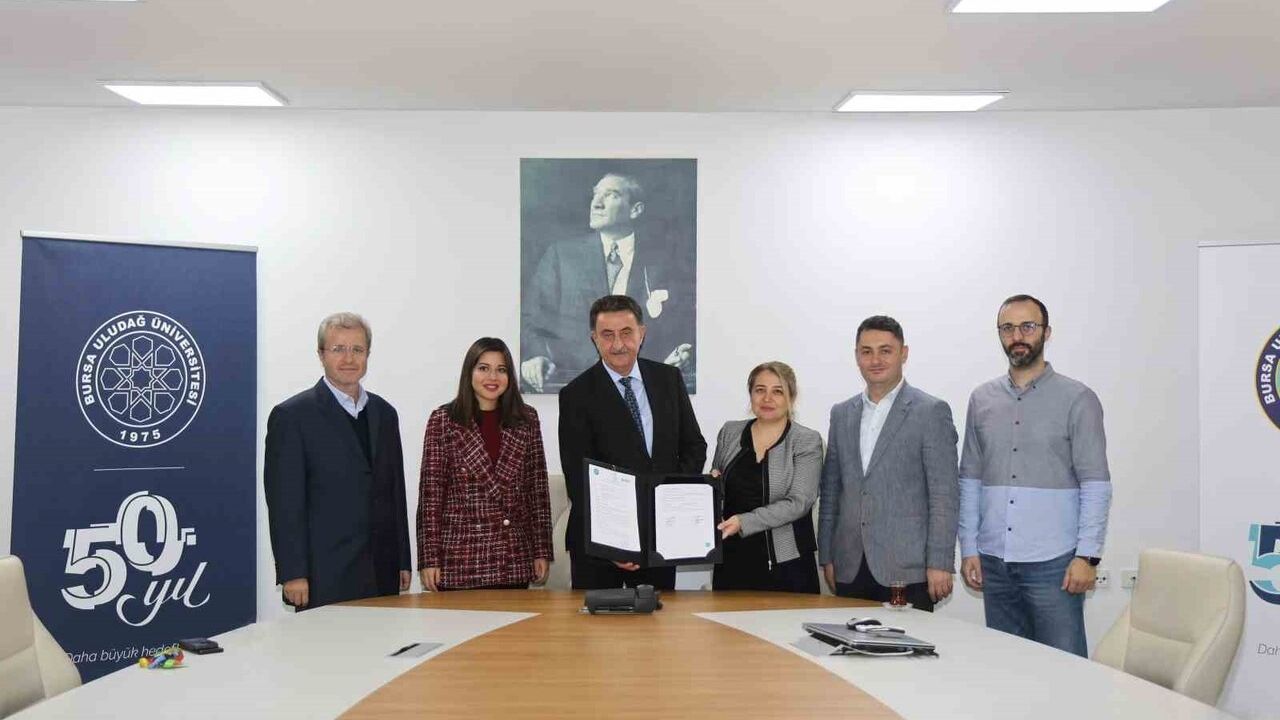 BUÜ ile Coşkunöz Eğitim Vakfı öğrenci odaklı protokolü yeniledi