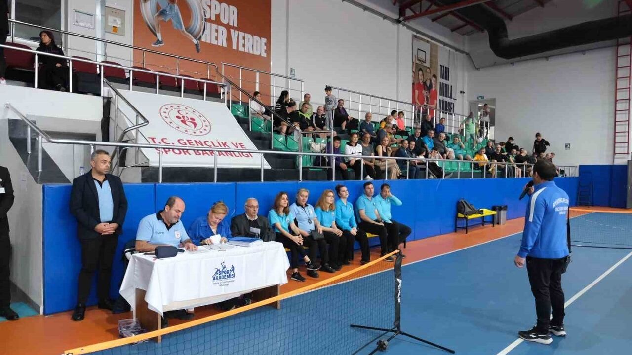 Büyükçekmece'de 40 Yaş Üstü Masa Tenisi Turnuvası'nda Rekabet Yükseldi