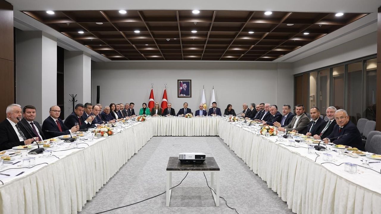 Büyükkılıç, Şehircilik Zirvesi'nde Cumhurbaşkanı Erdoğan ile Görüştü