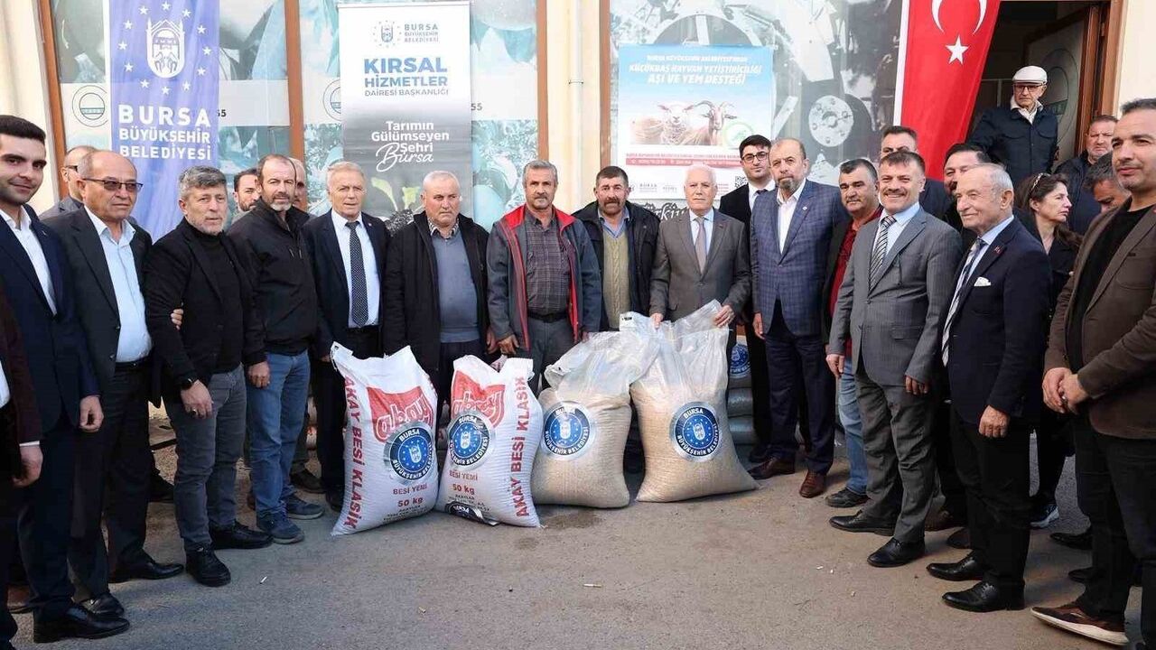 Büyükşehir'den Gürsu’daki küçükbaş üreticilere yem ve aşı desteği