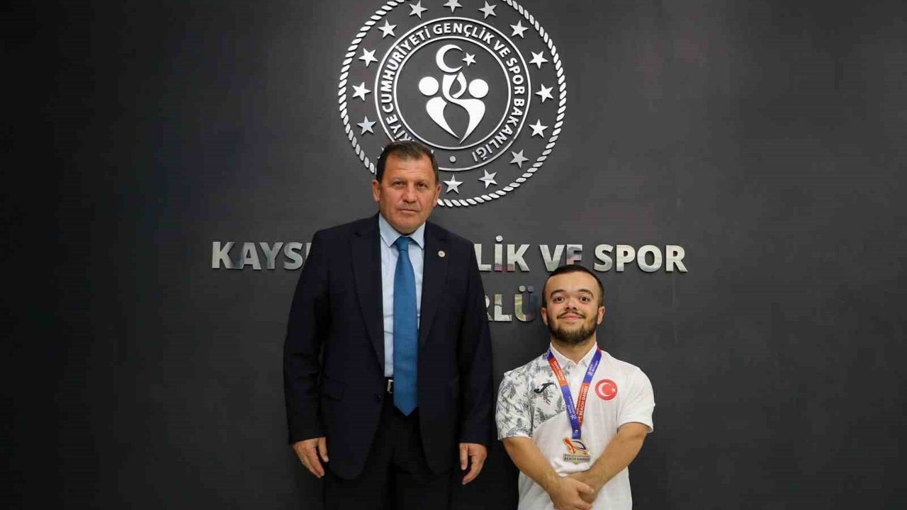 Çağdaş Kaya, İl Müdürü Ali İhsan Kabakcı'yı Ziyaret Etti