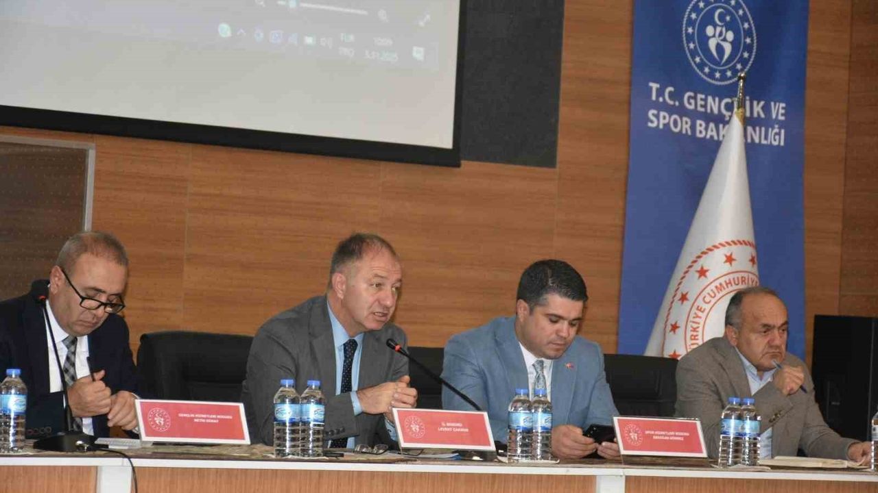 Çakmur: Başarılarımızı takım ruhu ile inşa ettik