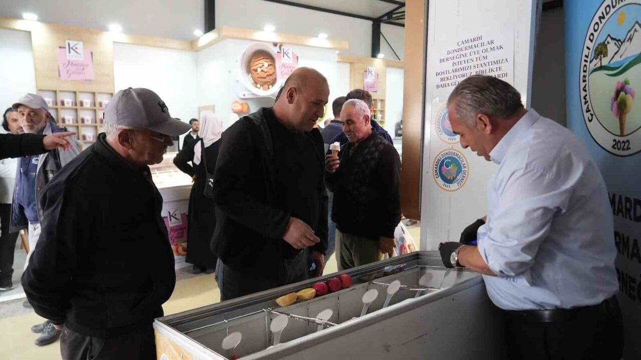 Çamardı'nin dondurma geleneği ikinci festivalde buluştu