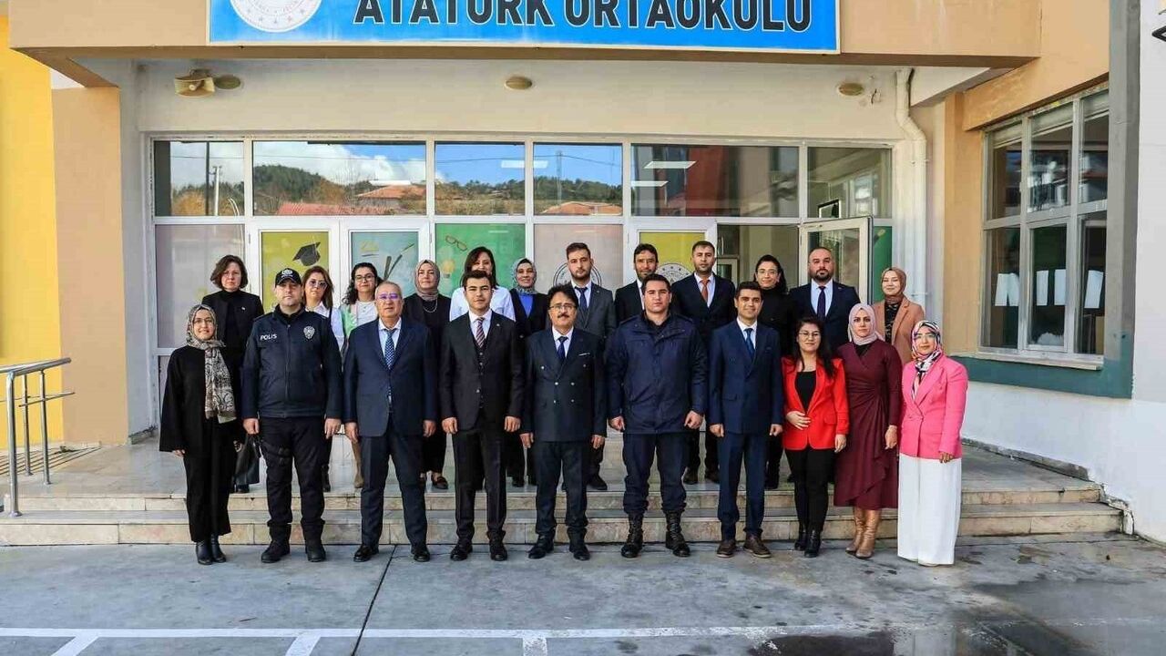 Çameli protokolü, Öğretmenler Günü'nde öğretmenleri yalnız bırakmadı