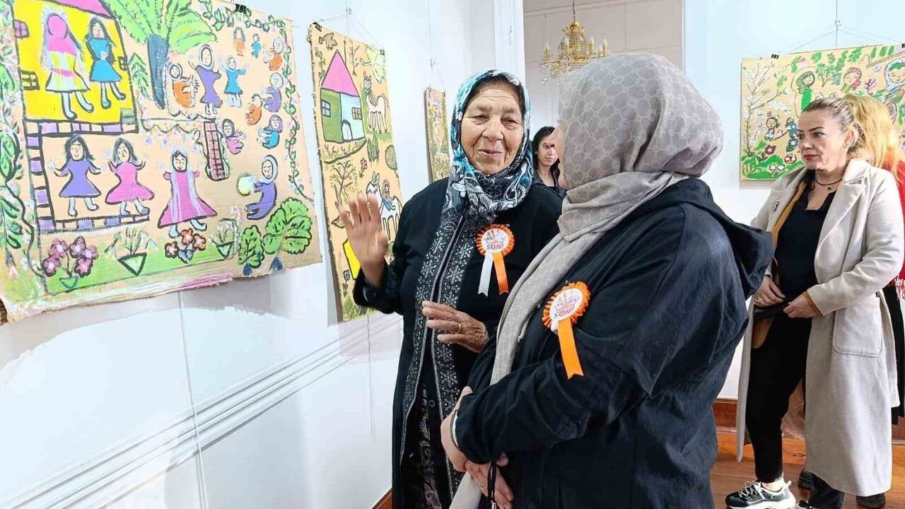 Çanakkale'de 25 Kasım: Farkındalık Yürüyüşü ve Resim Sergisi