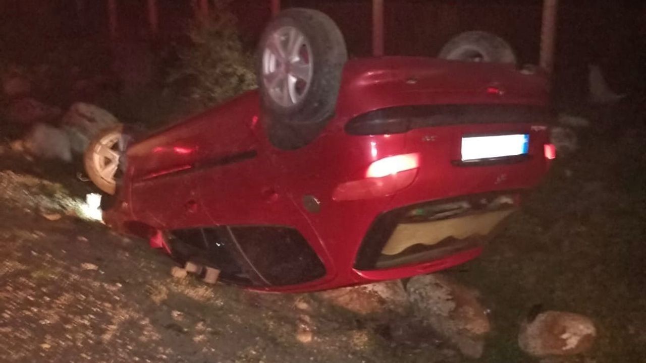 Çanakkale'de Kontrolden Çıkan Araçta Feci Kaza