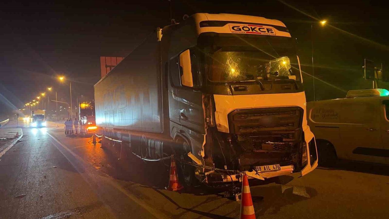 Çanakkale'de tır ile traktör çarpıştı: Karı koca yaşamını yitirdi