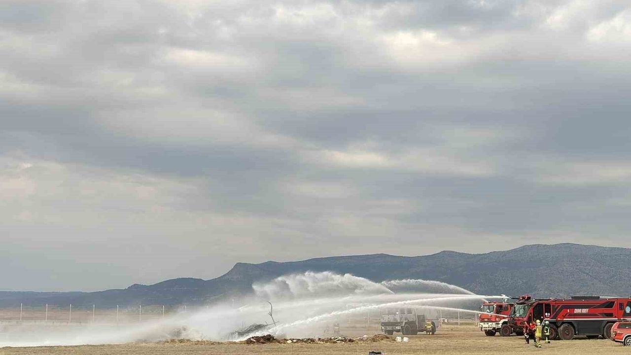 Çardak Havaalanı'nda 2025 uçak kaza-kırım tatbikatı