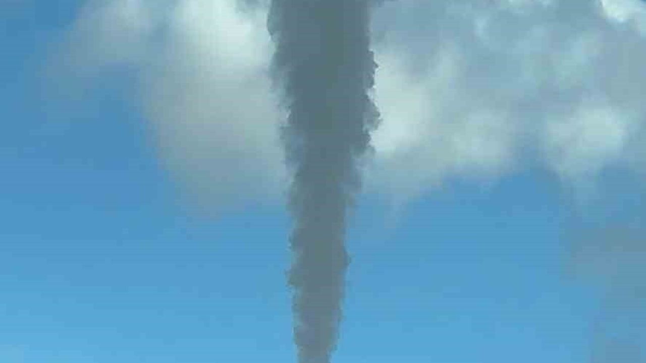 Cargill'ın Bursa fabrikasından yükselen dumanlar gökyüzünü griye boyadı