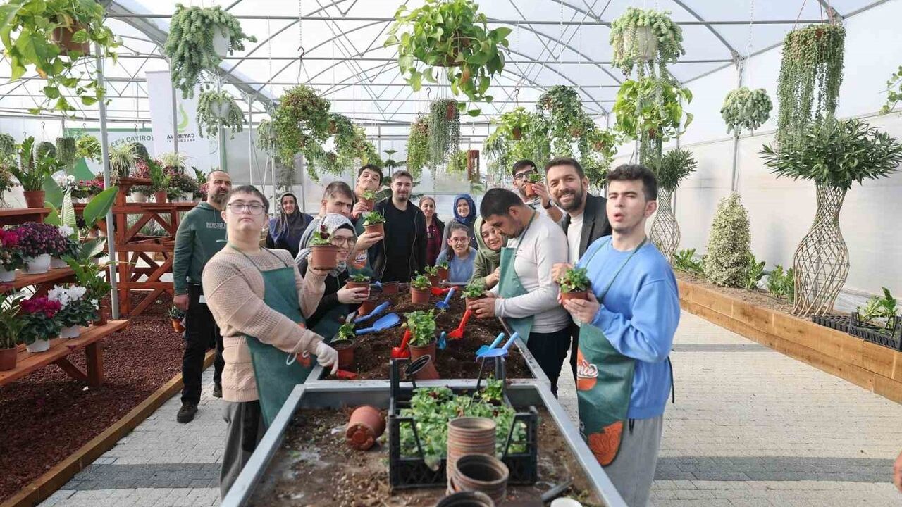 Çayırova’da özel bireyler Bahçem Çayırova’da doğayla buluştu