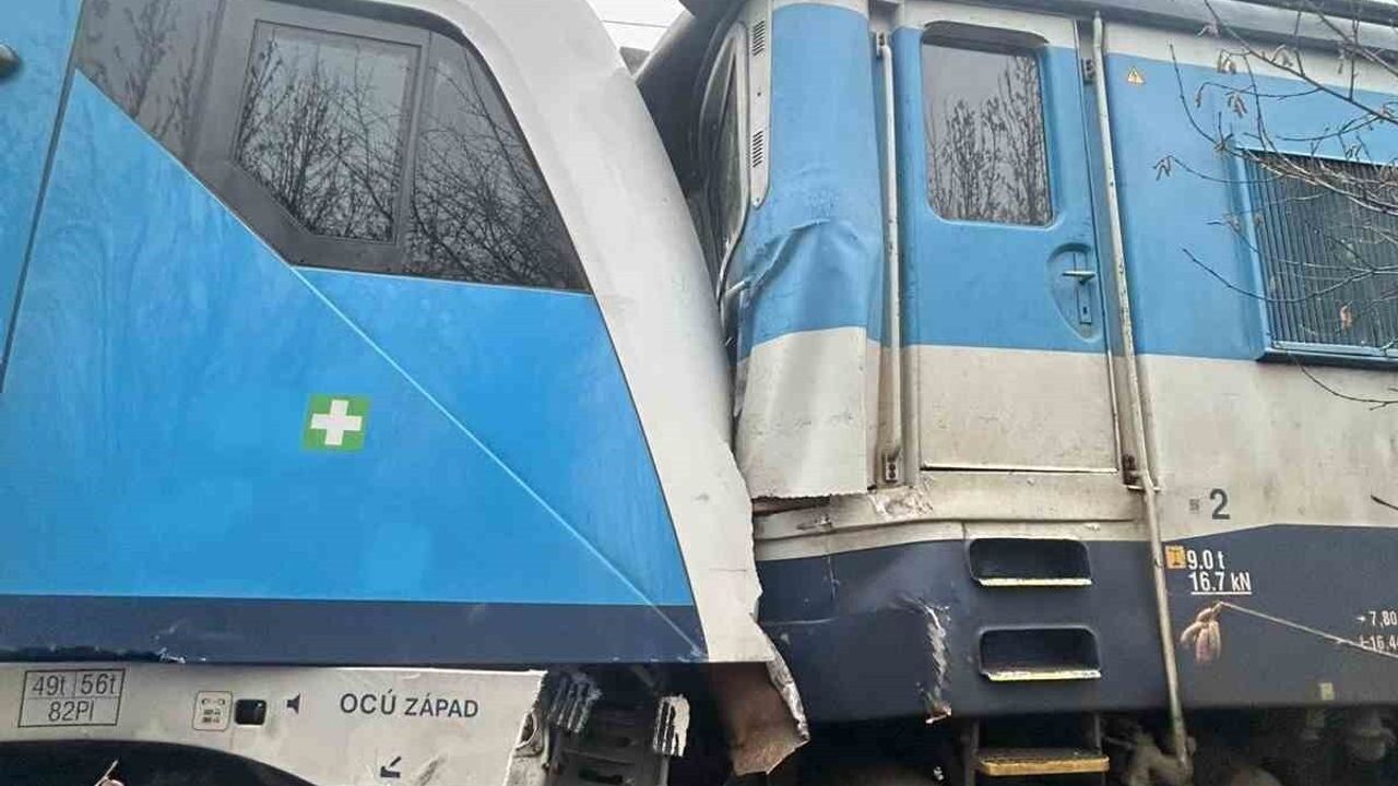 Çekya'da iki trenin çarpışması: 3'ü ağır, 57 yaralı