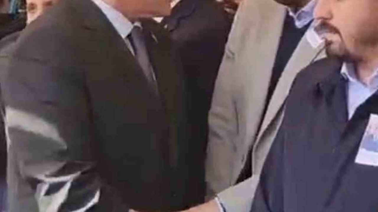 Cenaze töreninde milletvekilleri arasında ön sıra tartışması