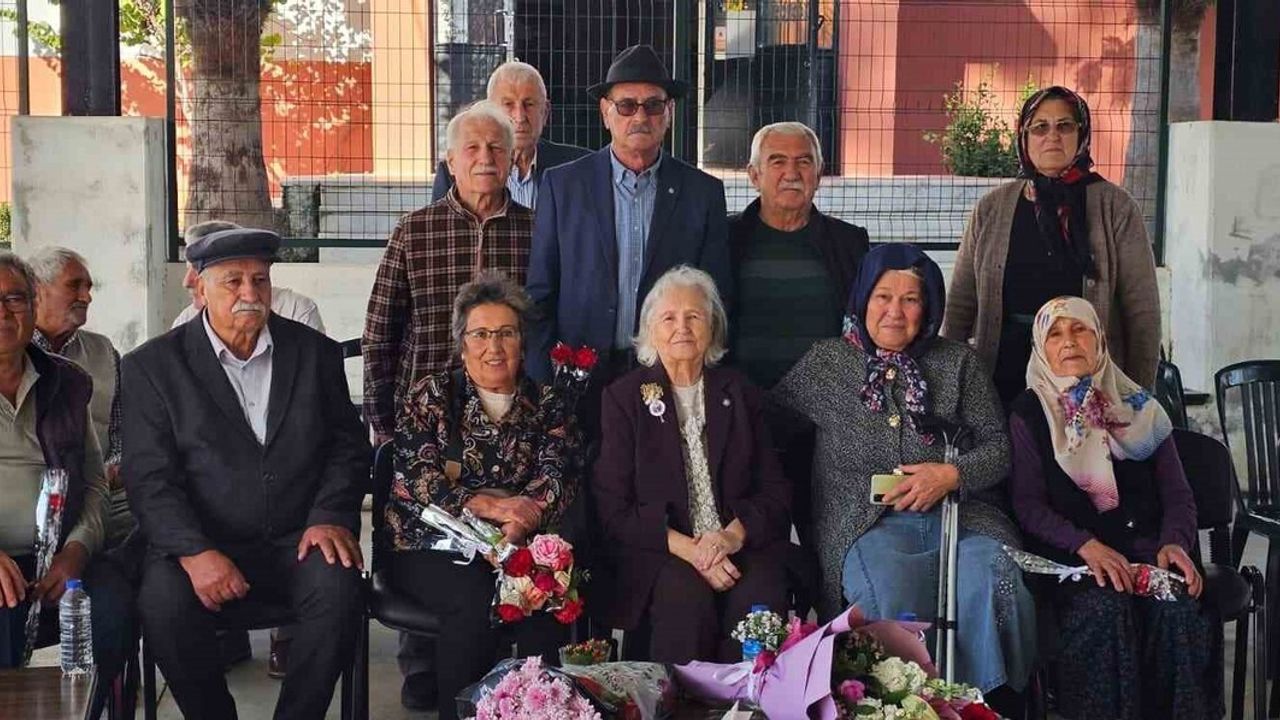 Çetibeli'de 62 Yıl Sonra İlk Öğrencileriyle Buluşan Öğretmen