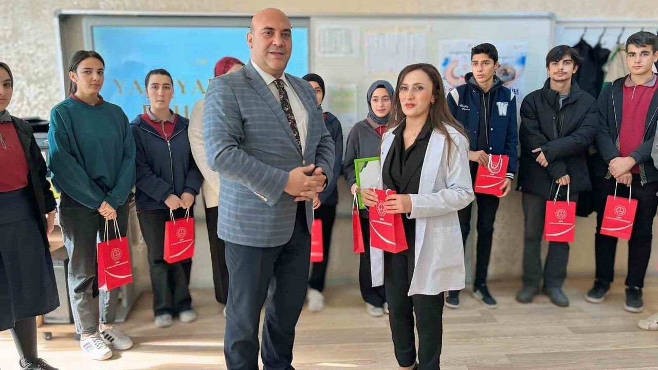 Çevre Beratı Van’a: İzzeddin Şir Anadolu Lisesi’ne Cumhuriyet’in Üçüncüsü