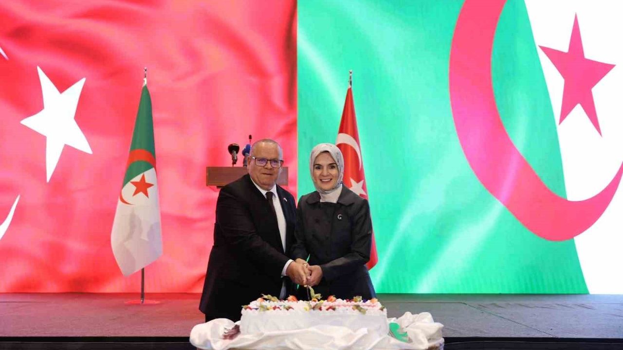 Cezayir’in Bağımsızlık Günü Kutlandı