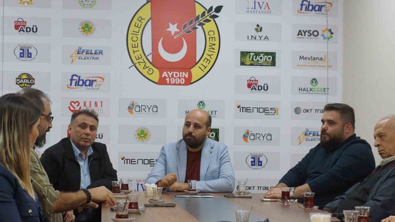 CHP'li 10 ilçe belediyesinin basın sorumluları AGC'yi ziyaret etti