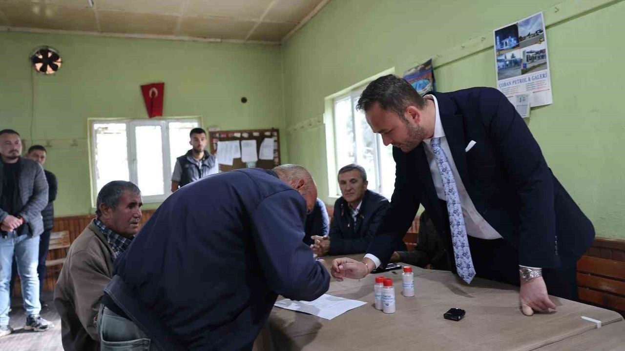 Çivril Belediyesi'nden şapla mücadelede dezenfektan desteği