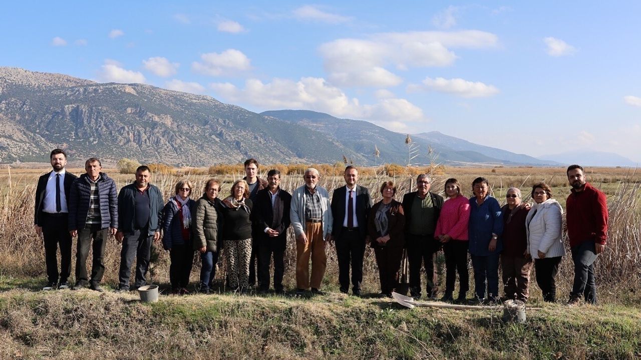 Çivril'de öğretmenler anısına hatıra ormanı oluşturuldu