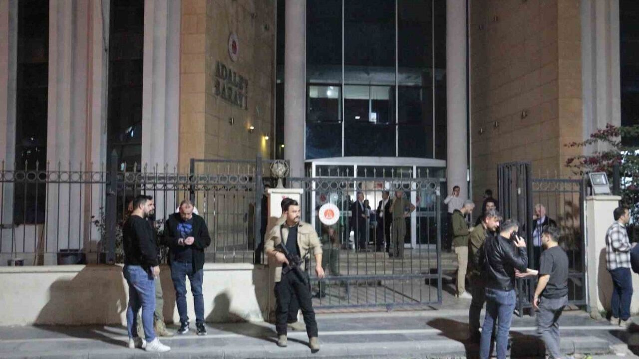 Cizre'de adliye önündeki saldırıda 4 kişi tutuklandı